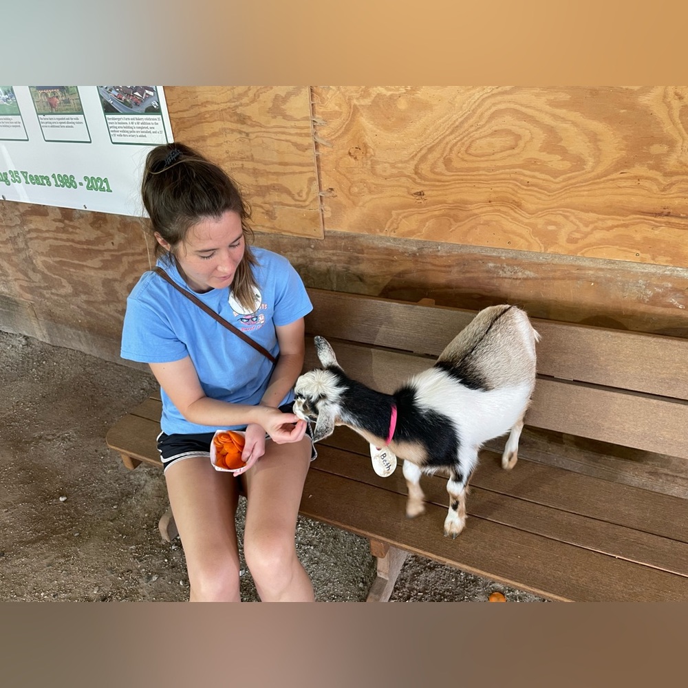 Meet your Posher, Rebecca